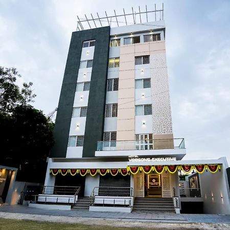 Hotel Veesons Executive Sholapur Exterior foto