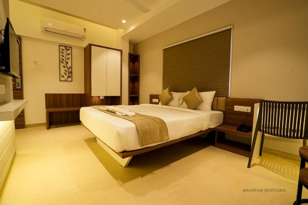 Hotel Veesons Executive Sholapur Exterior foto