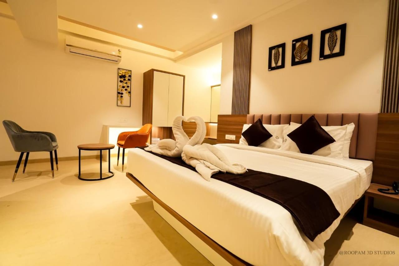 Hotel Veesons Executive Sholapur Exterior foto