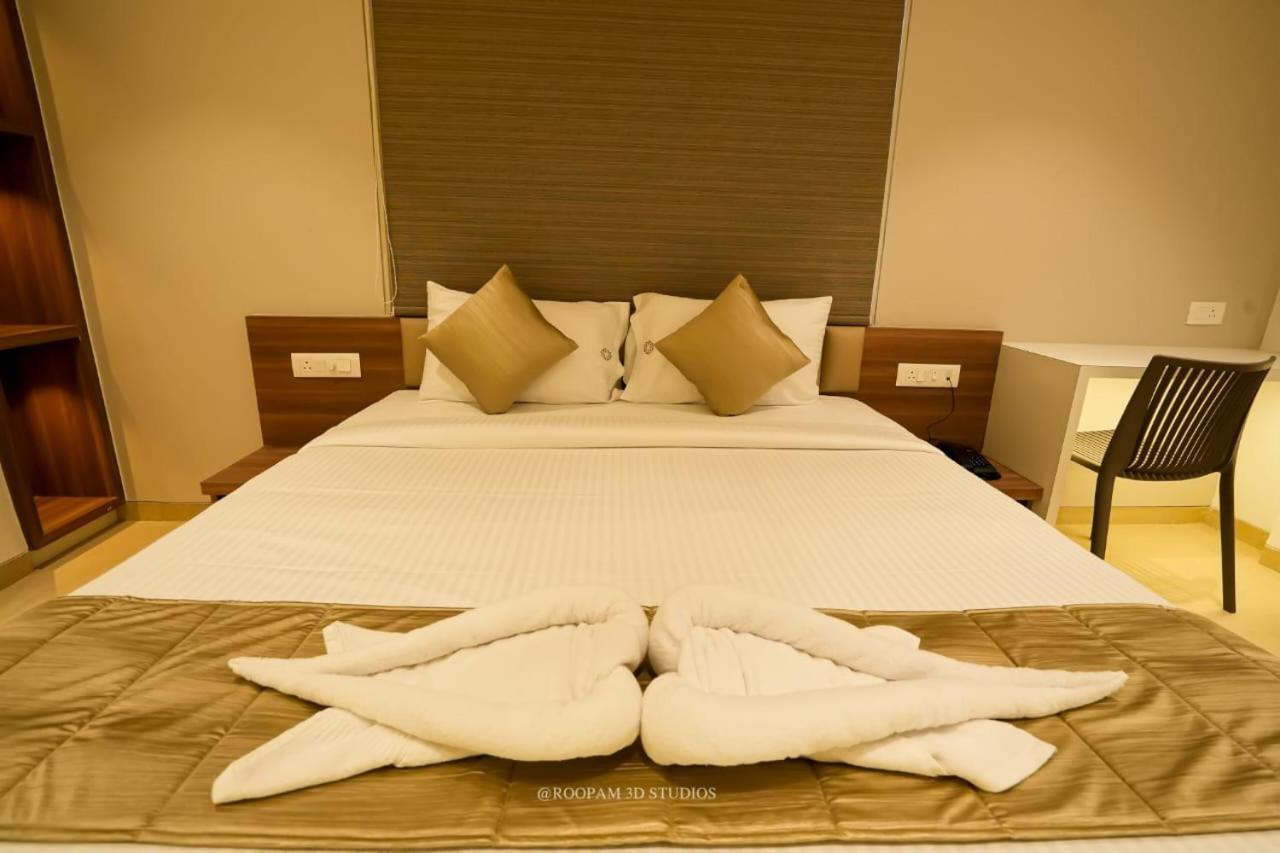 Hotel Veesons Executive Sholapur Exterior foto